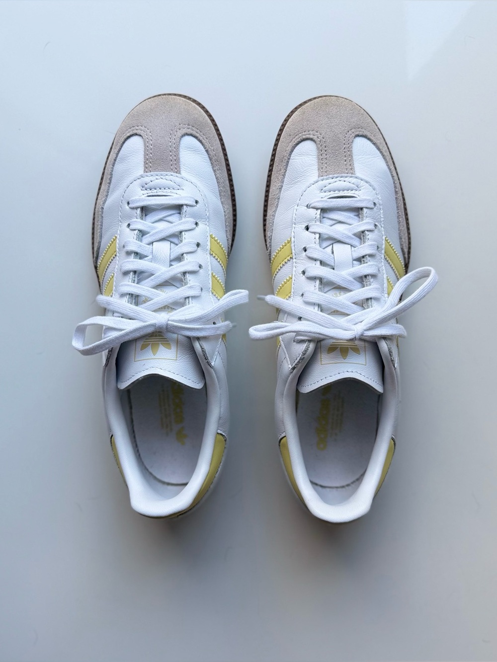 💯 Authentic Adidas Samba OG Sneakers in white with yellow stripes - Picture 2 of 8